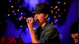 Justin Bieber  Mistletoe Live On A Home For Holidays 2011 [upl. by Aihsikal605]